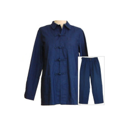 Authentique ensemble bleu de Chine, entre tradition et élégance intemporelle.